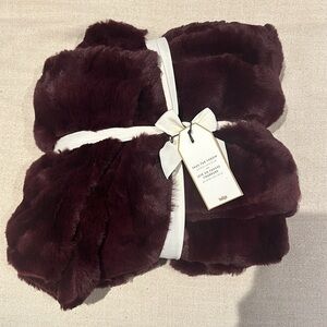 Plush Burgundy Faux Fur Throw Blanket